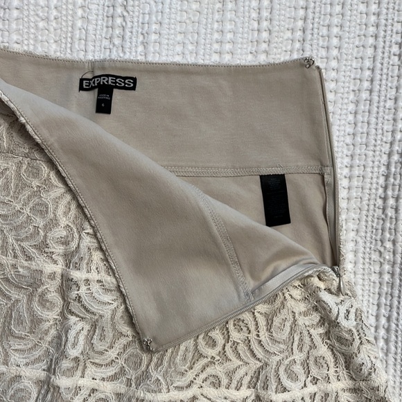 lace mini skirt EXPRESS - Picture 2 of 3